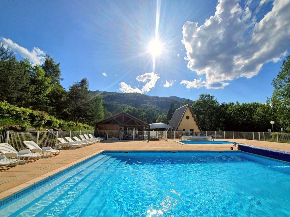 Village De Chalets Et Camping La Pierre De L'Aigle La Breole Екстер'єр фото