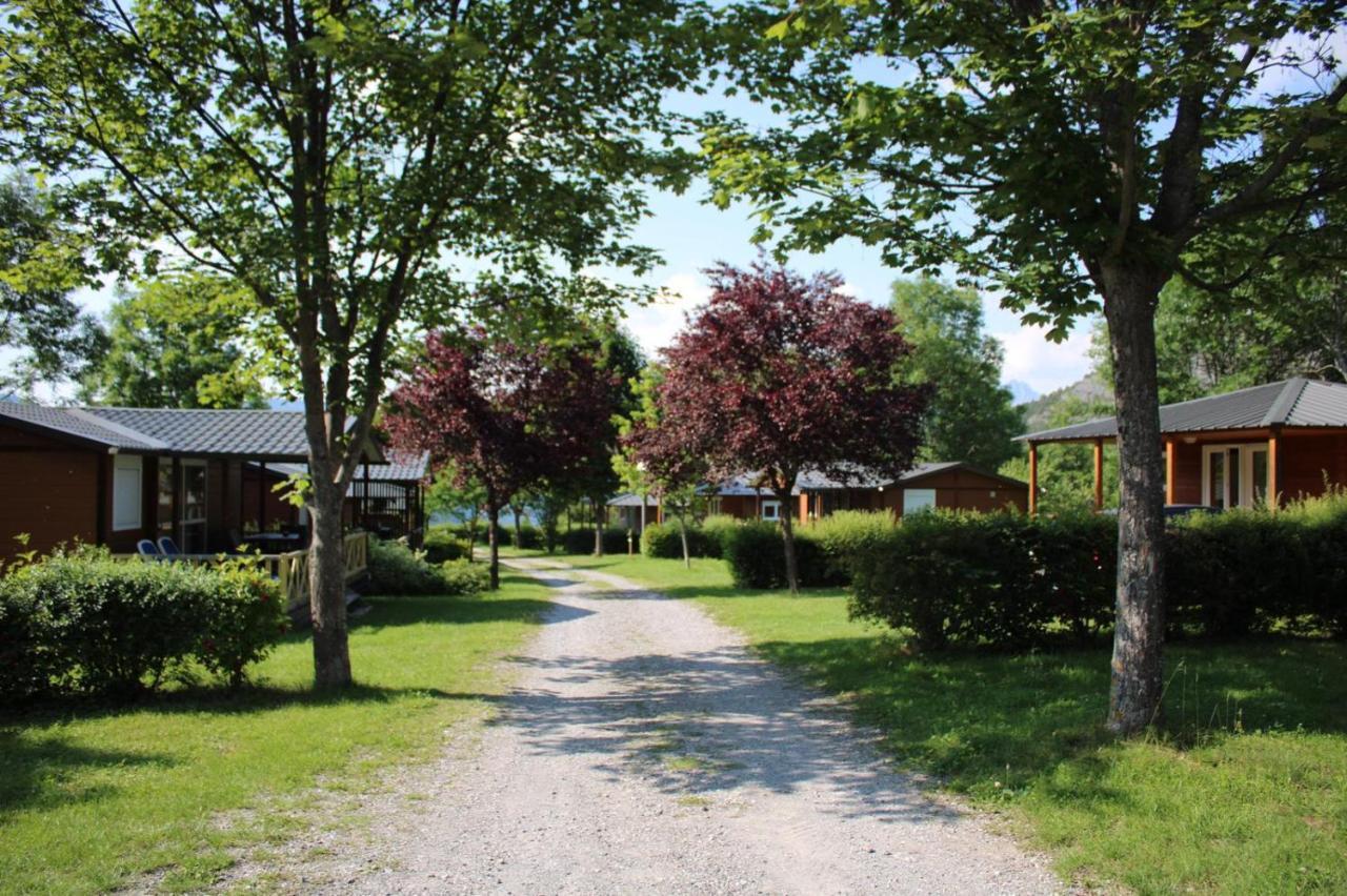 Village De Chalets Et Camping La Pierre De L'Aigle La Breole Екстер'єр фото
